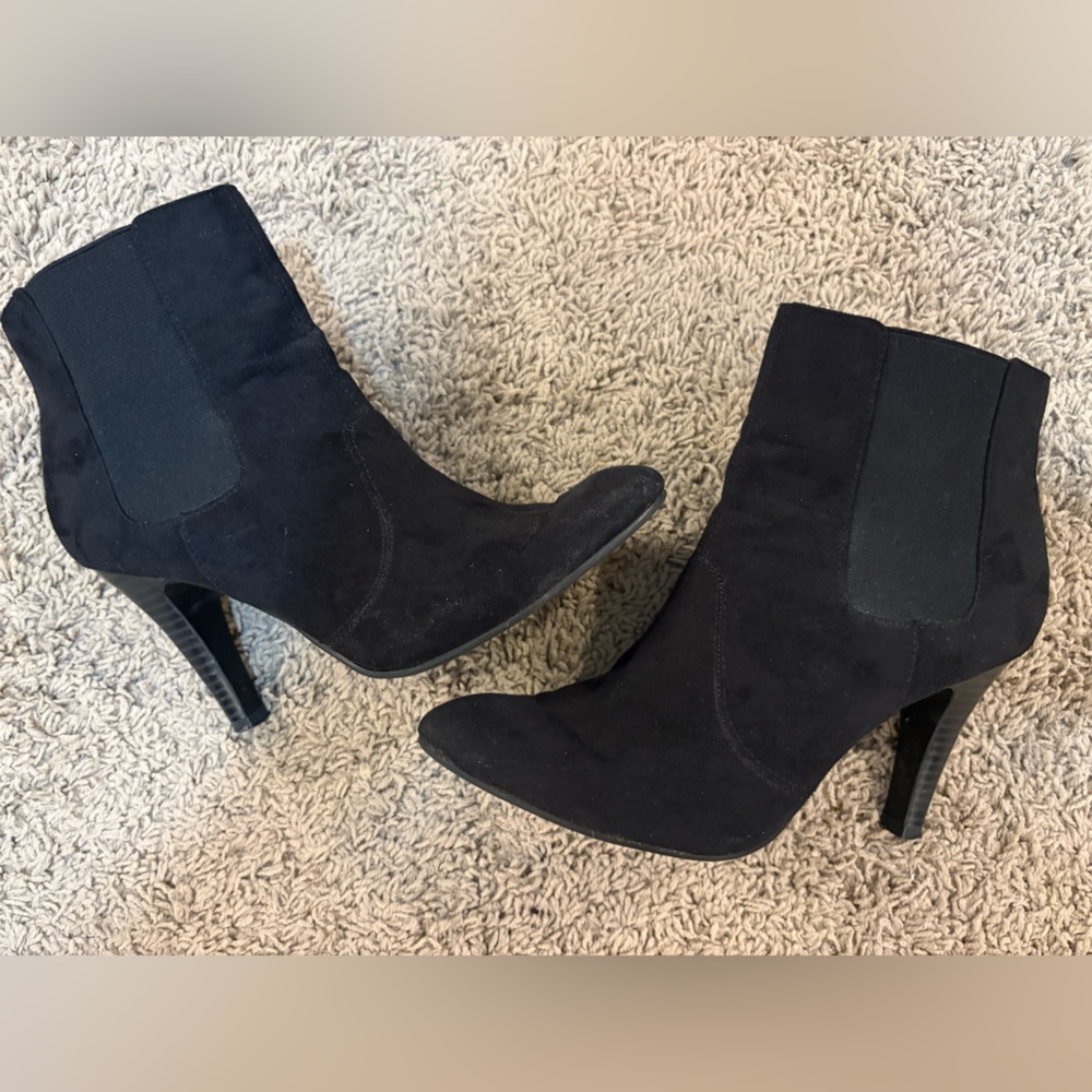 🖤Isaac Mizrahi • black heeled boots • 7.5